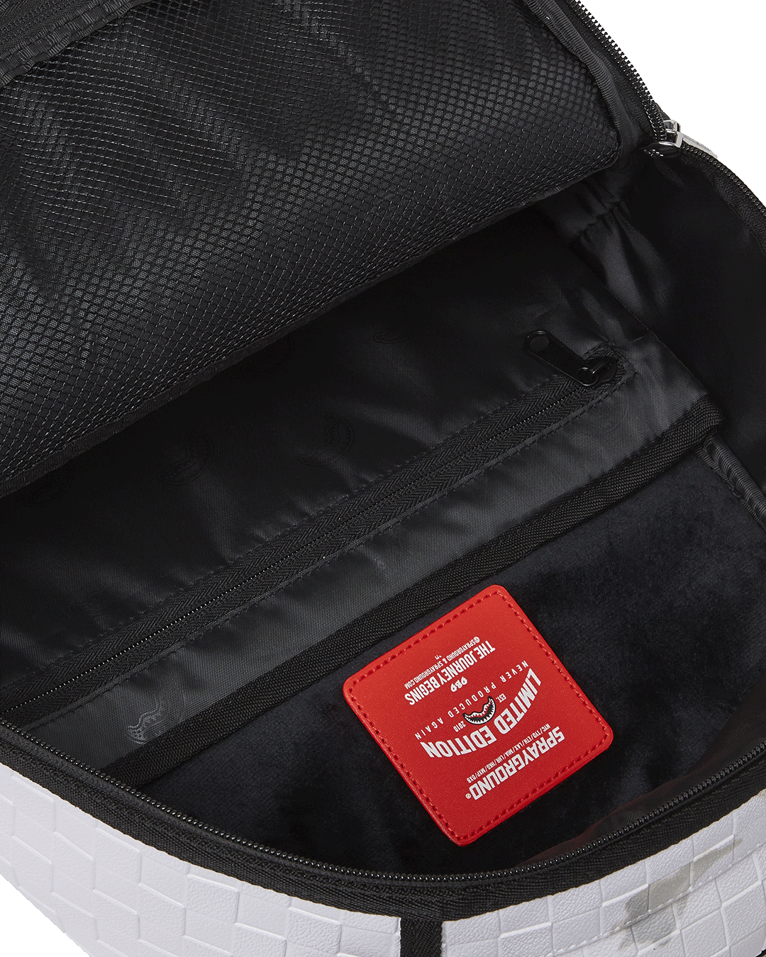 PIXEL SMOKE DLXSV BACKPACK
