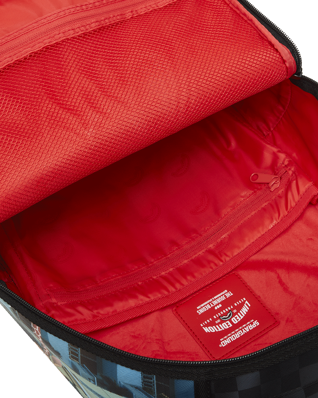 MADAGASCAR ESCAPE TO THE CITY BACKPACK
